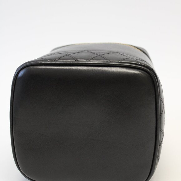 Chanel Vanity Black Lambskin Leather - Picture 8 of 10